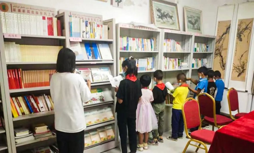 世界讀書(shū)日 輪臺(tái)縣以網(wǎng)絡(luò)技術(shù)服務(wù)推動(dòng)全民閱讀新風(fēng)尚